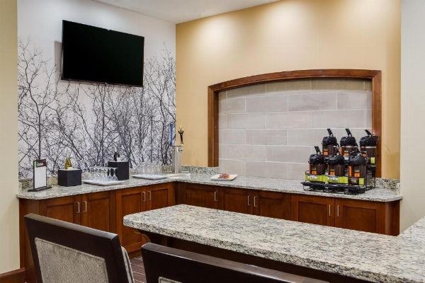 Staybridge Suites Des Moines Downtown image 11