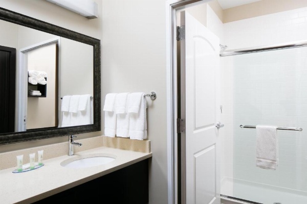 Staybridge Suites Des Moines Downtown image 26