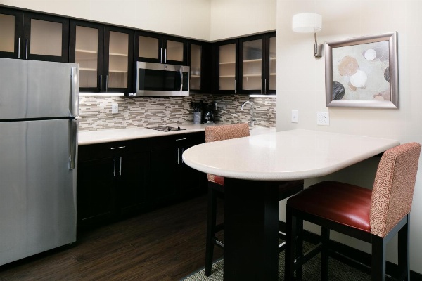 Staybridge Suites Des Moines Downtown image 7
