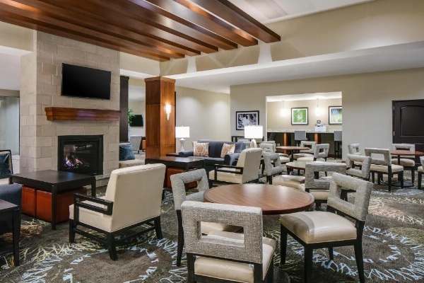 Staybridge Suites Des Moines Downtown image 9